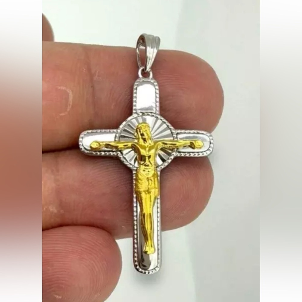Jesus Cross Pendant - Picture 2 of 8